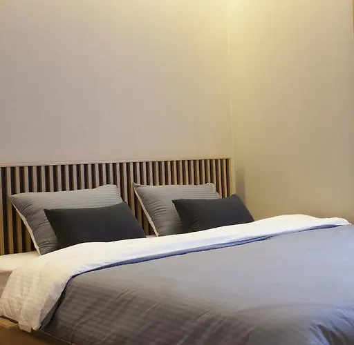 Puzzlestay House 4*