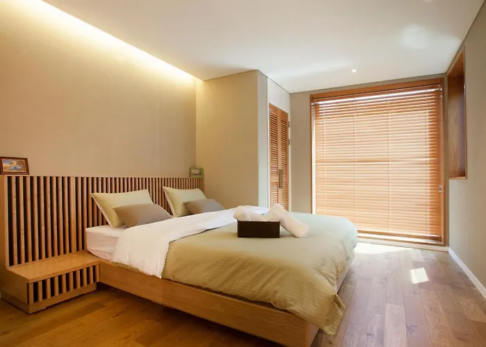 Puzzlestay House 4*
