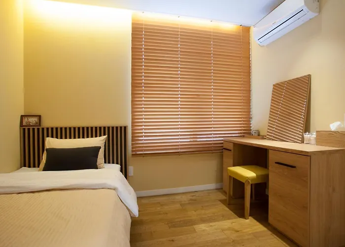 Puzzlestay House 4*